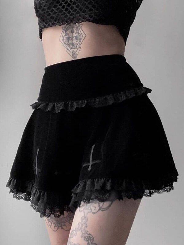 Emo skirt outfit